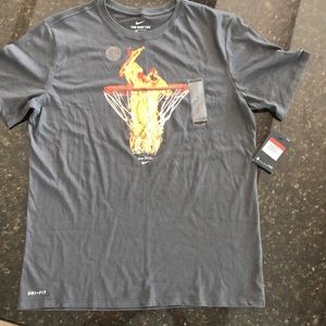 Men’s large Dri-fit basketball t-shirt